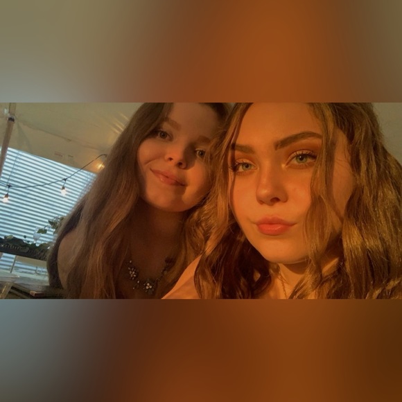 Meet your Posher, Hailey - Picture 7 of 16